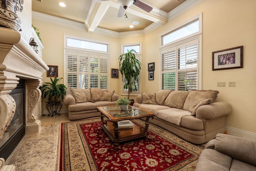 Image 30 of property listing at 1823 Decatur Avenue, Clovis, CA 93611