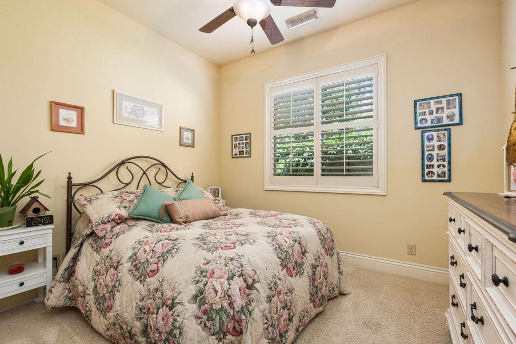 Image 36 of property listing at 1823 Decatur Avenue, Clovis, CA 93611