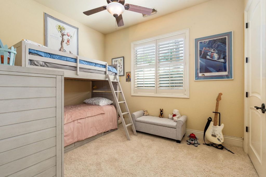 Image 43 of property listing at 1823 Decatur Avenue, Clovis, CA 93611