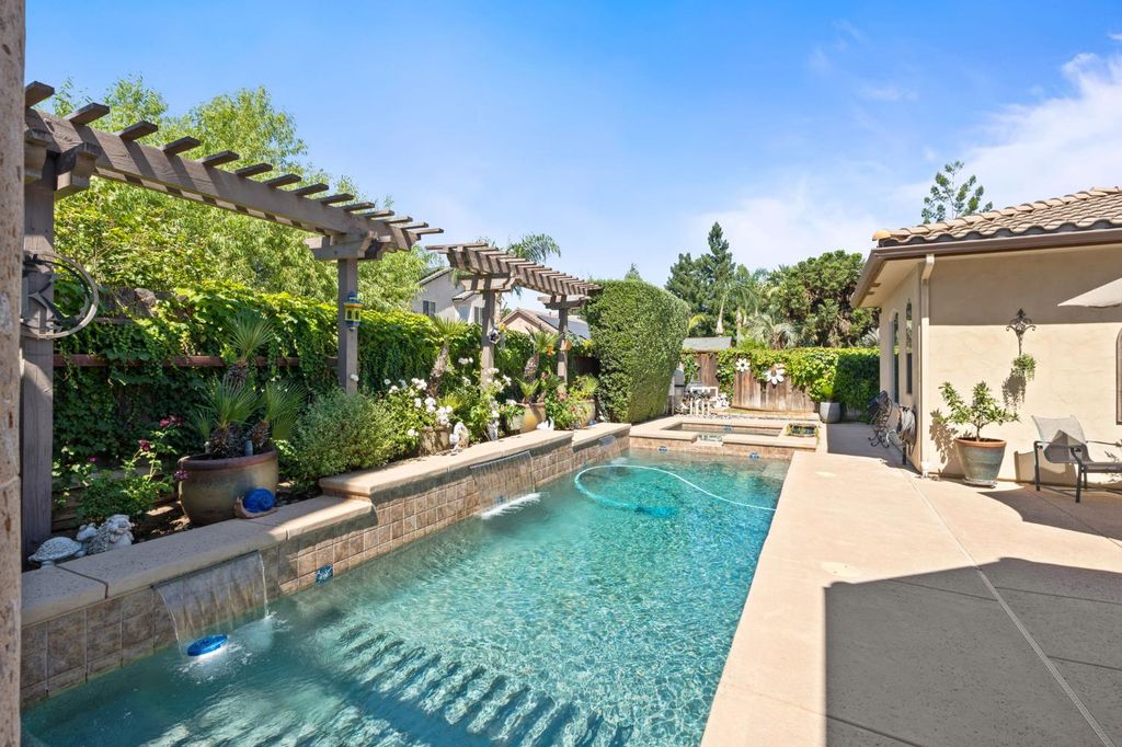 Image 57 of property listing at 1823 Decatur Avenue, Clovis, CA 93611