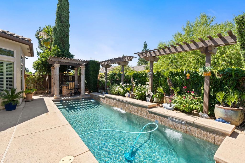 Image 63 of property listing at 1823 Decatur Avenue, Clovis, CA 93611