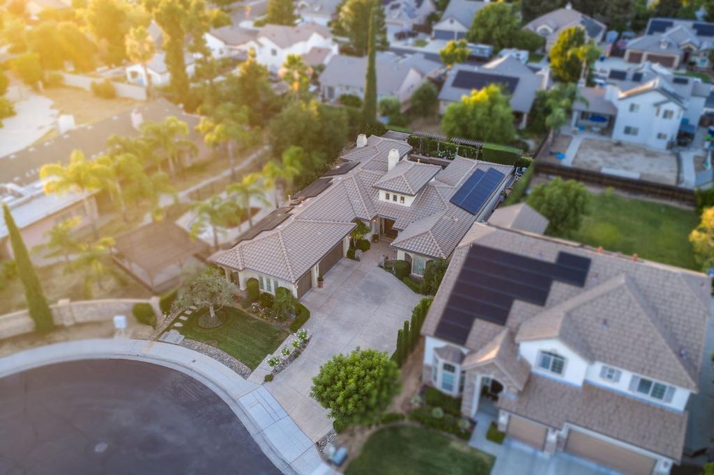 Image 65 of property listing at 1823 Decatur Avenue, Clovis, CA 93611