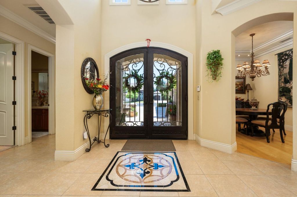 Image 8 of property listing at 1823 Decatur Avenue, Clovis, CA 93611