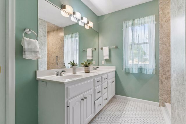 1131 Davern Street, Saint Paul, MN 55116