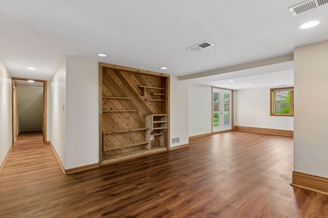 1131 Davern Street, Saint Paul, MN 55116