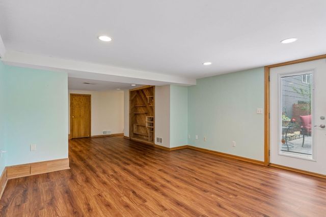 1131 Davern Street, Saint Paul, MN 55116