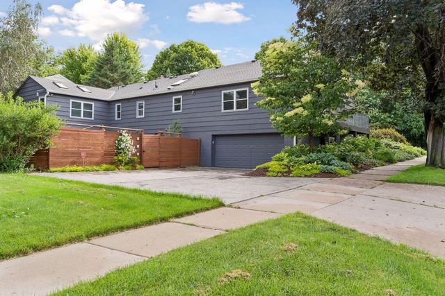 1131 Davern Street, Saint Paul, MN 55116