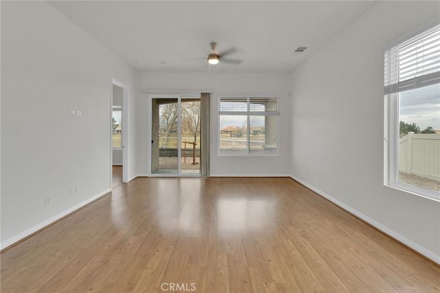 10438 Lakeshore, Apple Valley, CA 92308