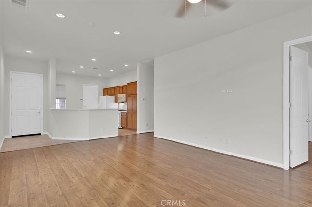 10438 Lakeshore, Apple Valley, CA 92308