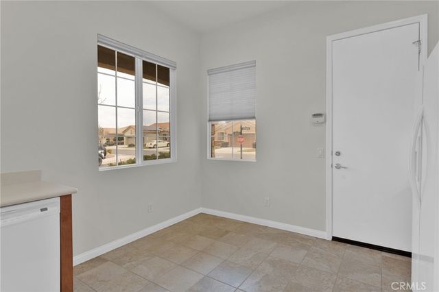 10438 Lakeshore, Apple Valley, CA 92308