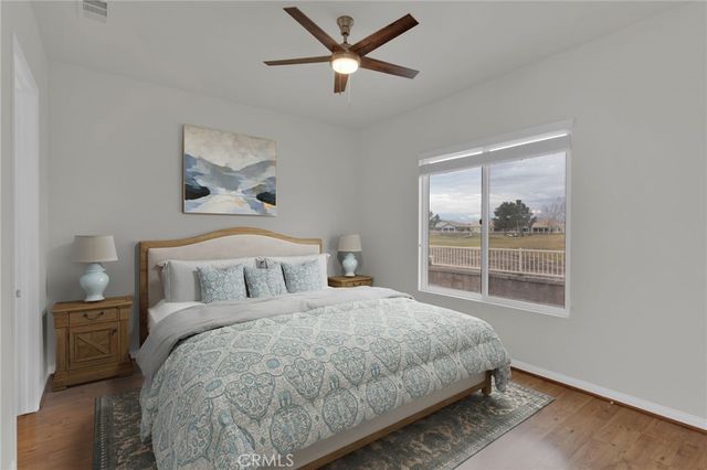 10438 Lakeshore, Apple Valley, CA 92308