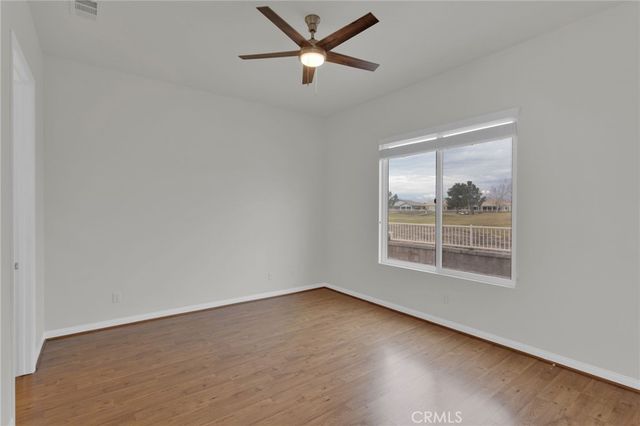 10438 Lakeshore, Apple Valley, CA 92308