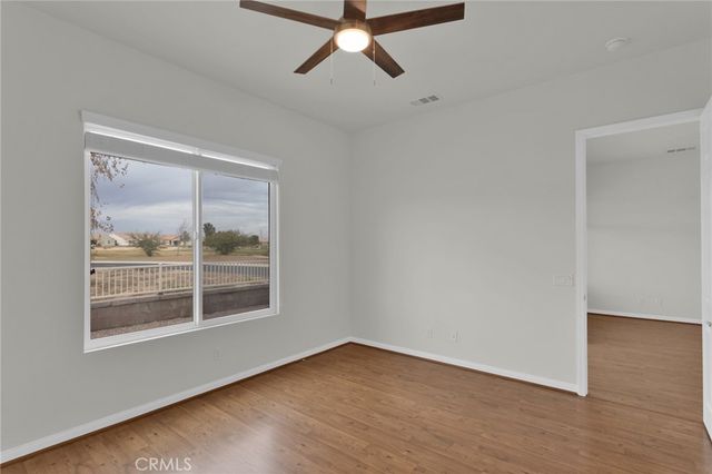 10438 Lakeshore, Apple Valley, CA 92308