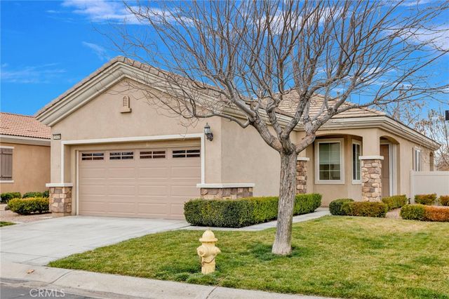 10438 Lakeshore, Apple Valley, CA 92308
