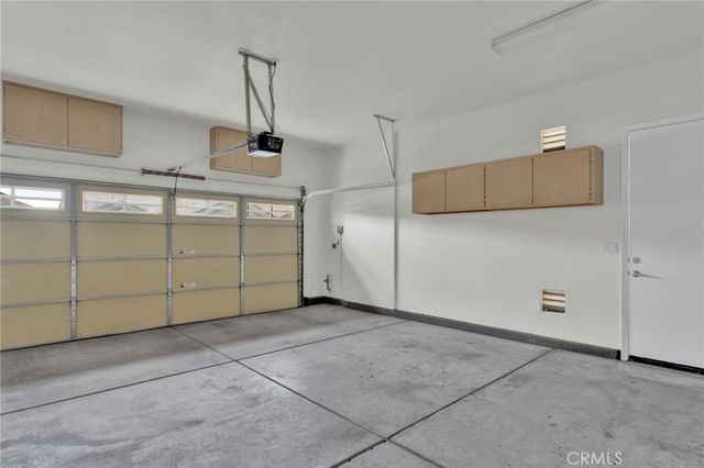 10438 Lakeshore, Apple Valley, CA 92308