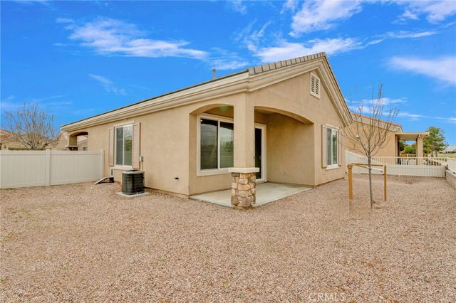 10438 Lakeshore, Apple Valley, CA 92308