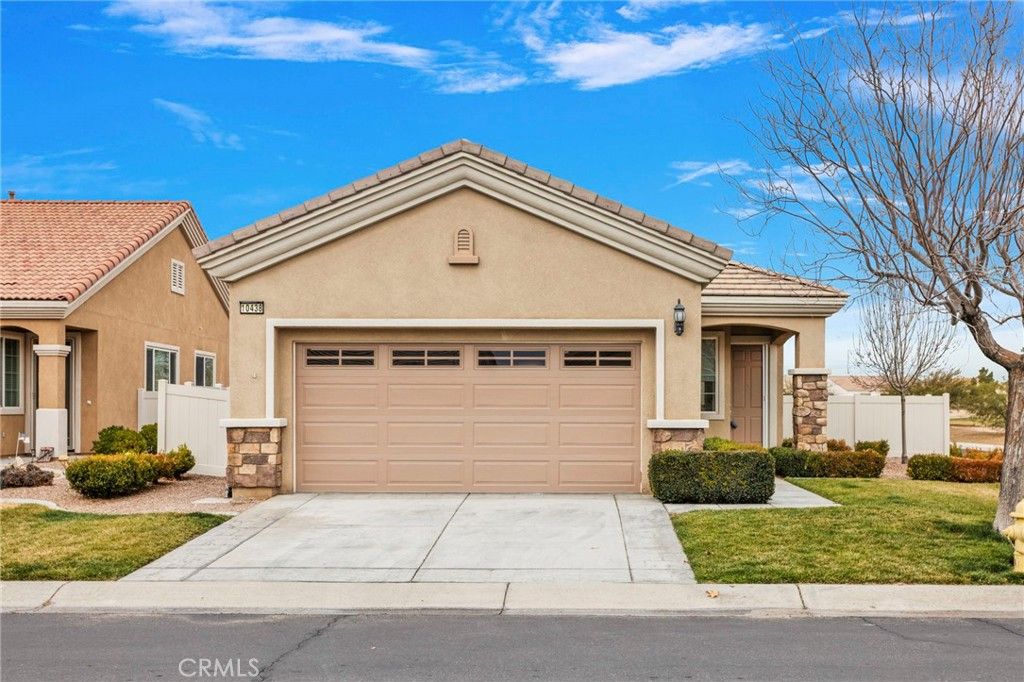 10438 Lakeshore, Apple Valley, CA 92308