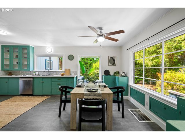 4300 Ne LOMBARD St, Portland, OR 97218