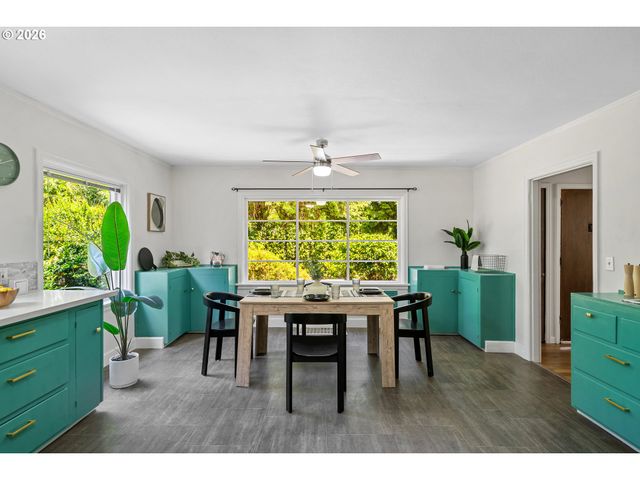 4300 Ne LOMBARD St, Portland, OR 97218