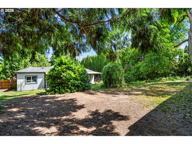 4300 Ne LOMBARD St, Portland, OR 97218