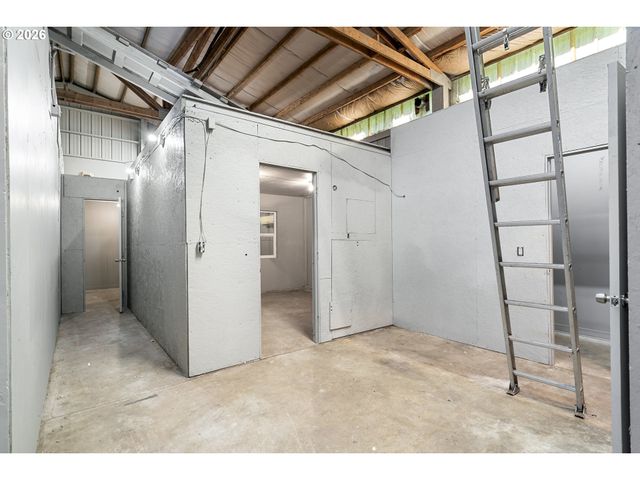 4300 Ne LOMBARD St, Portland, OR 97218