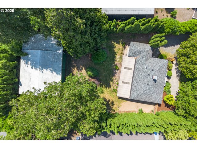 4300 Ne LOMBARD St, Portland, OR 97218