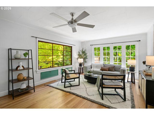 4300 Ne LOMBARD St, Portland, OR 97218