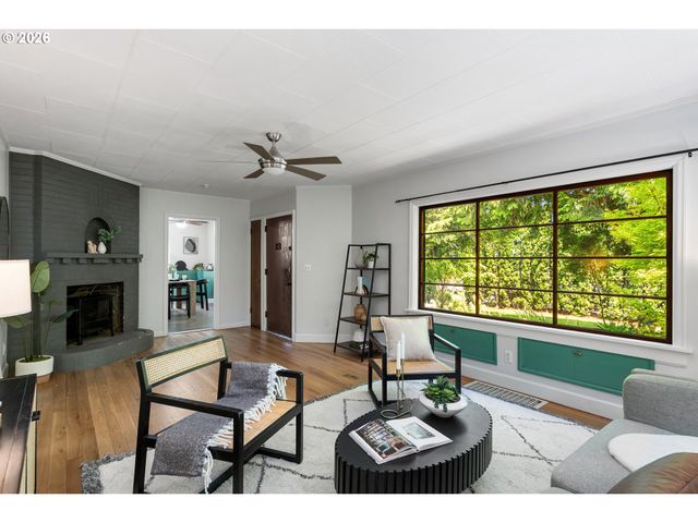 4300 Ne LOMBARD St, Portland, OR 97218
