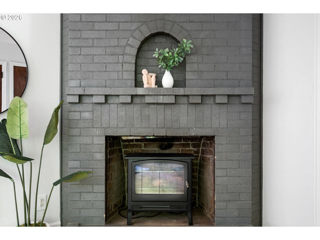 4300 Ne LOMBARD St, Portland, OR 97218