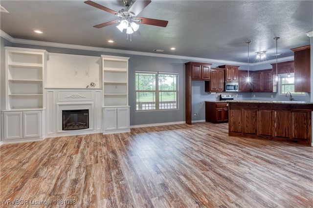 476911 E 1090 Road, Roland, OK 74954