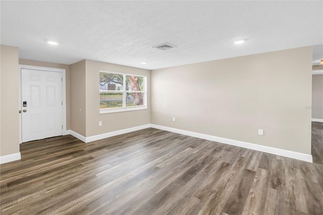 518 62ND AVENUE NE, St Petersburg, FL 33702