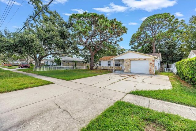 518 62ND AVENUE NE, St Petersburg, FL 33702