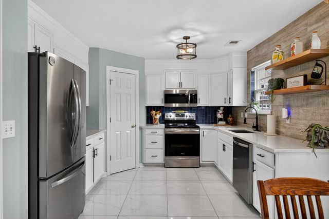 9431 Harroway Road, Summerville, SC 29485