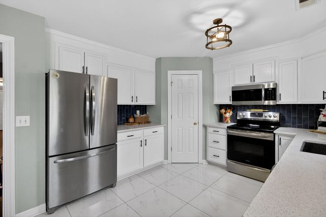 9431 Harroway Road, Summerville, SC 29485