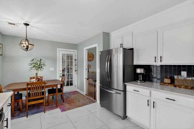 9431 Harroway Road, Summerville, SC 29485