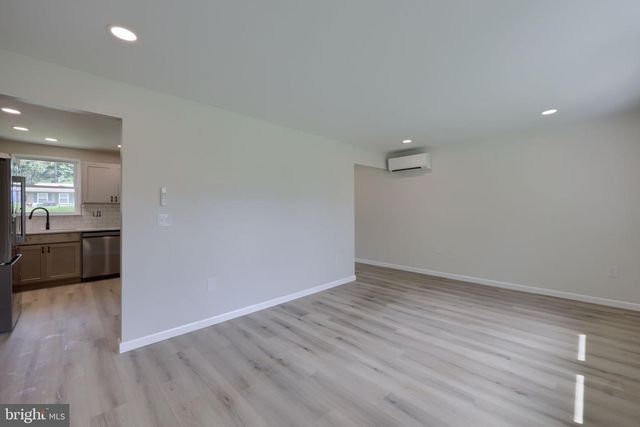 100 SPRING MEADOW LN, Washington Boro, PA 17582