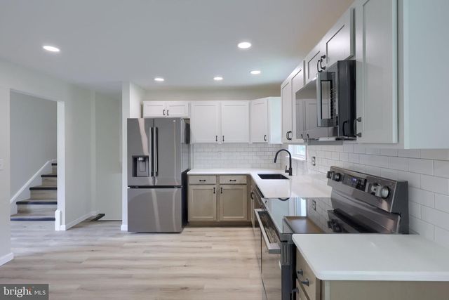 100 SPRING MEADOW LN, Washington Boro, PA 17582