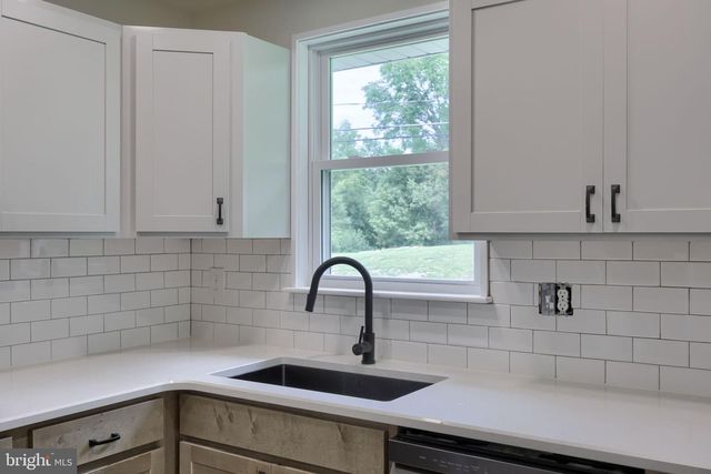 100 SPRING MEADOW LN, Washington Boro, PA 17582