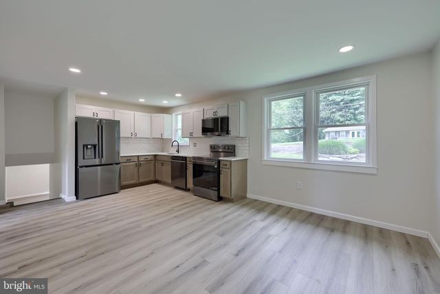 100 SPRING MEADOW LN, Washington Boro, PA 17582