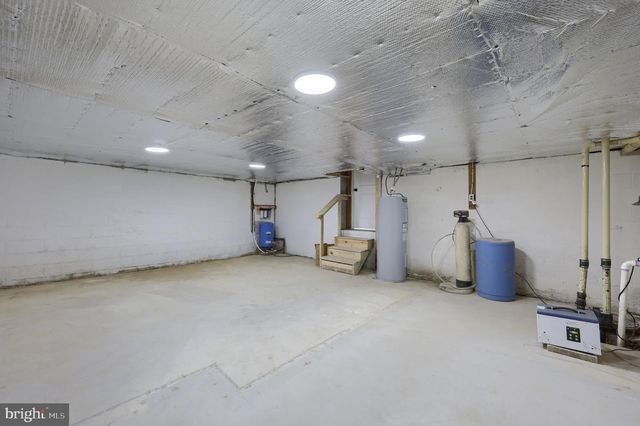 100 SPRING MEADOW LN, Washington Boro, PA 17582
