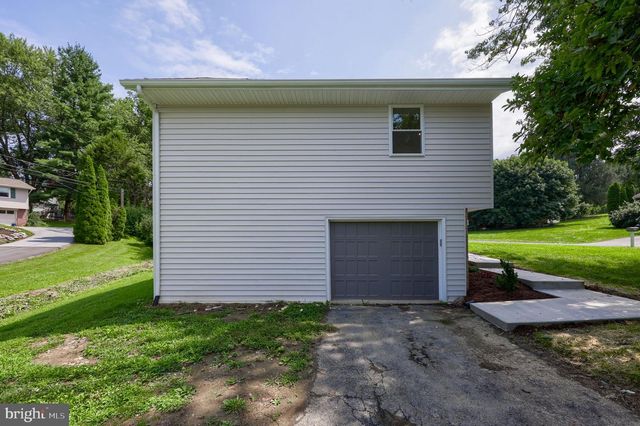 100 SPRING MEADOW LN, Washington Boro, PA 17582