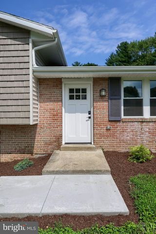 100 SPRING MEADOW LN, Washington Boro, PA 17582