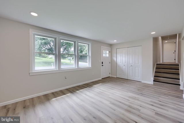100 SPRING MEADOW LN, Washington Boro, PA 17582