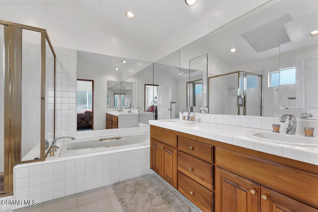 Image 38 of property listing at 9801 Lubao Avenue, Chatsworth, CA 91311
