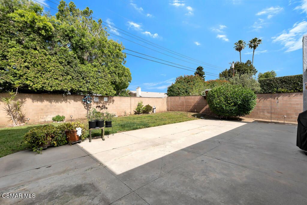 Image 42 of property listing at 9801 Lubao Avenue, Chatsworth, CA 91311
