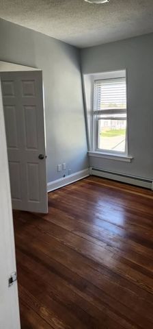 69 Clews 2, Pawtucket, RI 02861
