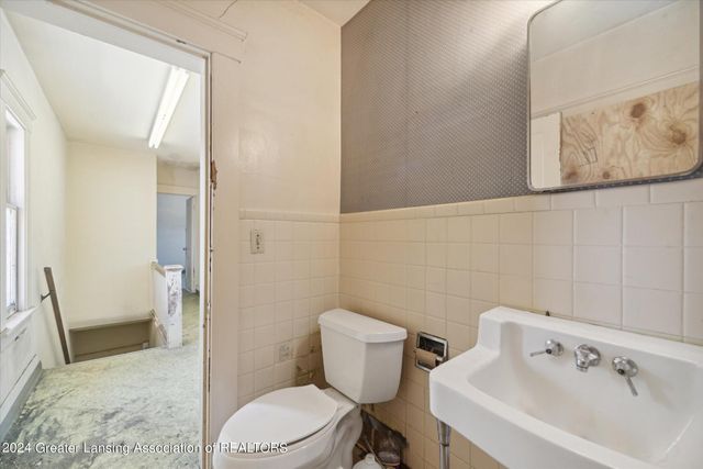 721 N Larch Street, Lansing, MI 48906