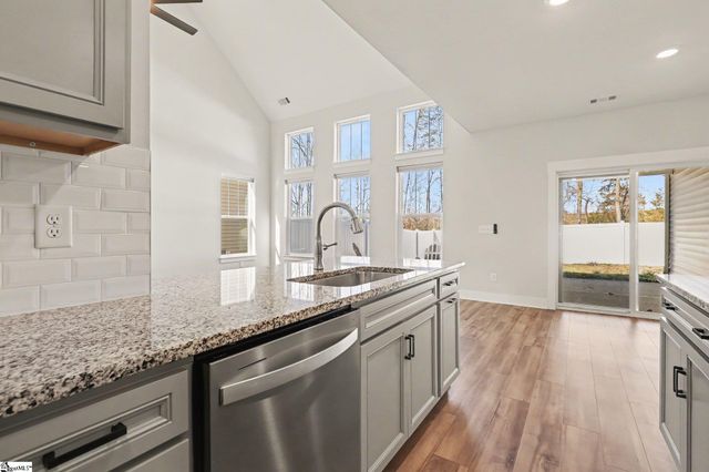 513 Fenwick Drive, Woodruff, SC 29388