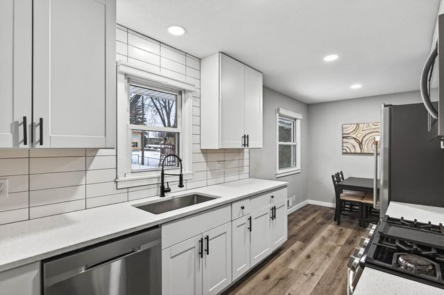 2013 Gettysburg Avenue N, Golden Valley, MN 55427