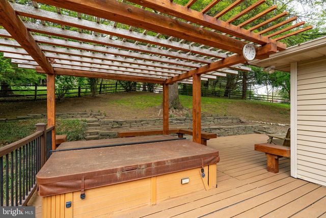 427 UPPER PIKE CREEK RD, Newark, DE 19711